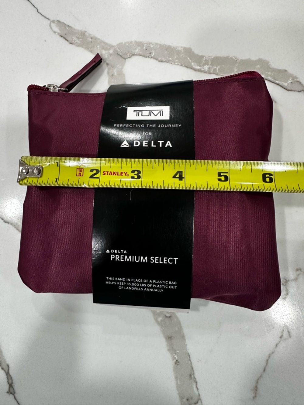 TUMI for Delta Premium Select Amenity Kit Maroon Zipper Pouch New With Band - Picture 8 of 10